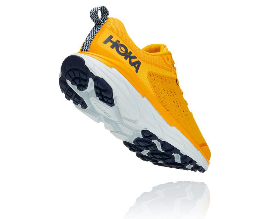 Tenis Trail Hoka One One Masculino Amarelas - Challenger Atr 6 - 439-HWUEIT